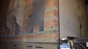 Die Feuerwehr ist zu einem Feuer in einer Wohnung in Bad Cannstatt ausgerückt. Foto: Andreas Rosar Fotoagentur-Stuttg