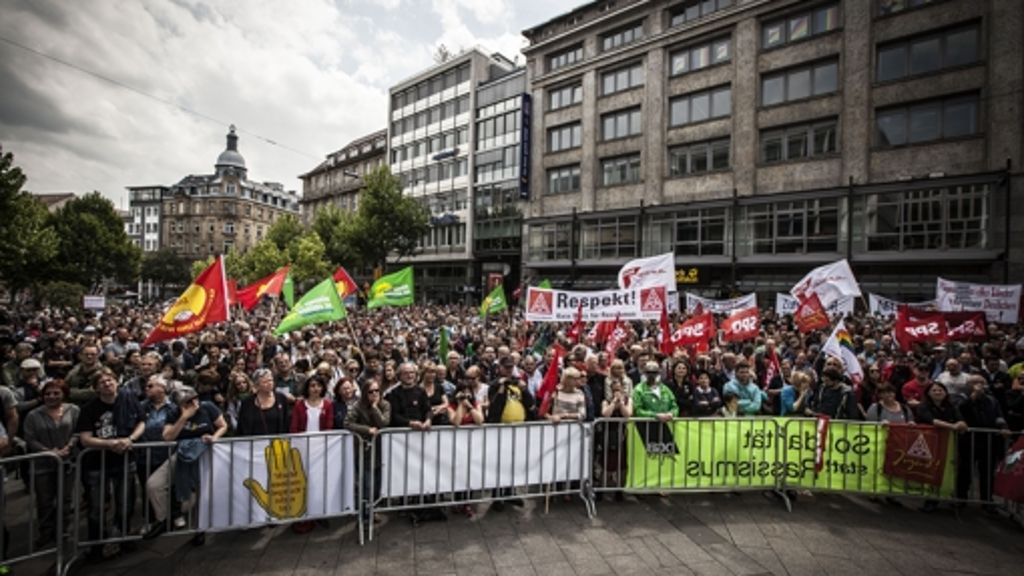 Pegida-Demo in Stuttgart: Freifahrt für Pegida erzürnt SÖS/Linke