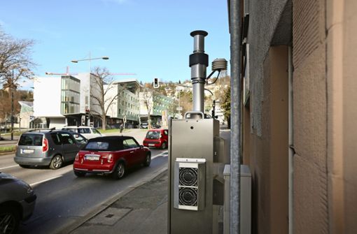 In der stark befahrenen Grabbrunnenstraße sind Schadstoffe in der Luft gemessen worden. Foto: Roberto Bulgrin