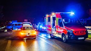 Von Auto erfasst – Fußgänger stirbt im Krankenhaus