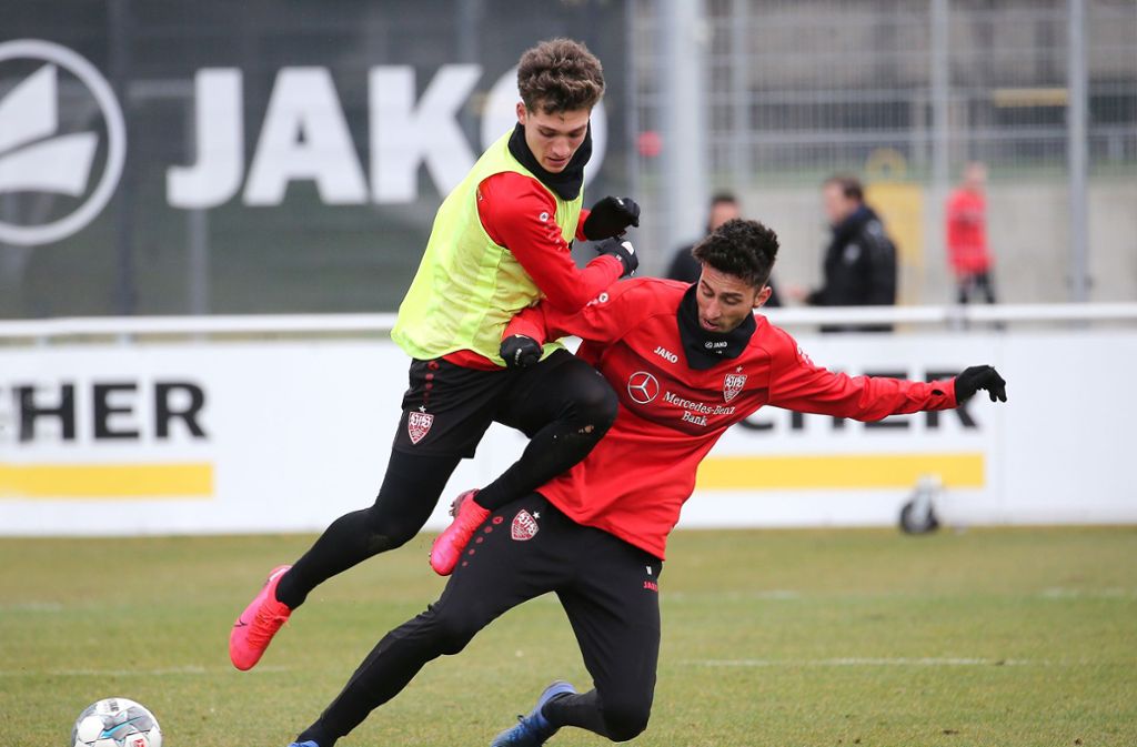 Die Spieler des VfB Stuttgart gingen mit hoher Intensität zur Sache.