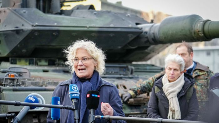 Deutschland wird Ukraine 5000 Militärhelme liefern