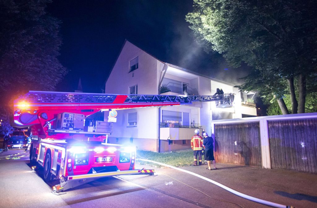 Ein Feuer im Keller eines Mehrfamilienhauses schreckte Bewohner in der Nacht aus dem Schlaf.