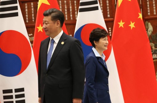 Die südkoreanische Präsidentin Park Geun-hye und der chinesische Staats- und Parteichef Xi Jinping auf dem G20-Gipfel. Foto: EPA / POOL
