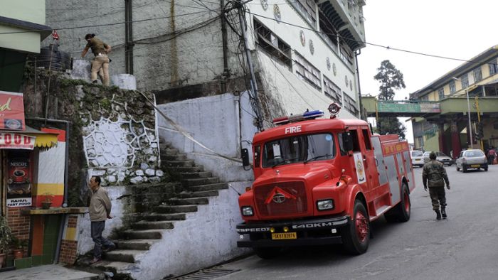Indien: Auto fängt Feuer - Schwangere verbrennt auf dem Weg in Klinik