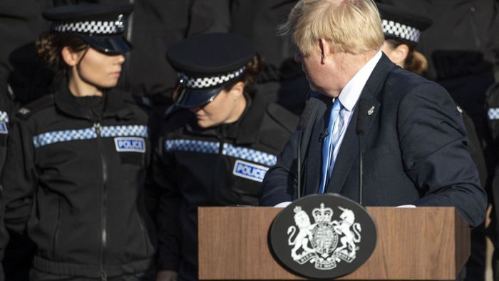 Britischer Premier witzelt über Schwächeanfall einer Polizeischülerin