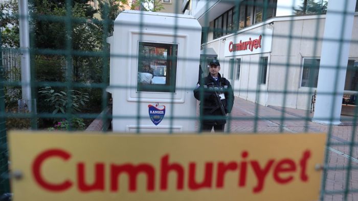 Haftbefehl für Journalisten von „Cumhuriyet“