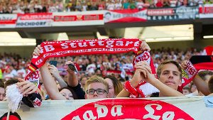 Um ihren VfB Stuttgart am Samstagabend bei Werder Bremen anzufeuern, müssen die Fans den Bahnstreik im Auge behalten. Womöglich fahren Züge im Rahmen des Notfahrplans von Stuttgart nach Bremen.  Foto: dpa