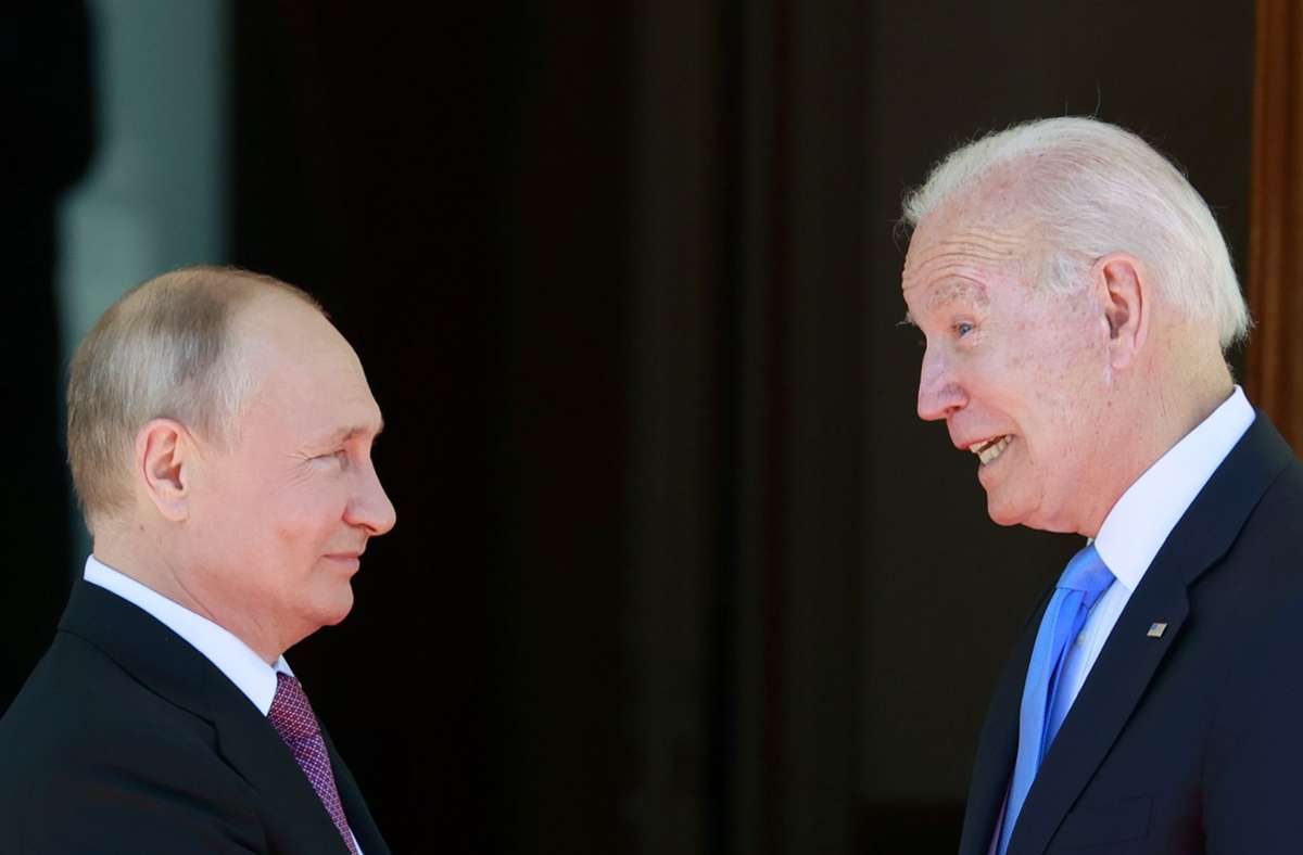 Ein Bild aus besseren (Kommunikations-)Tagen: Der russische Präsident Wladimir Putin (links ) und US-Präsident Joe Biden bei ihrem Treffen in der „Villa la Grange“ am 16. Juni 2021 im schweizerischen Genf. Foto: Pool  Reuters/dpa/Denis Balibouse