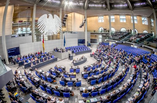 Mit derzeit 736 Abgeordneten ist der der Deutsche Bundestag eines der weltweiten größten Parlamente. Foto: dpa/Michael Kappeler