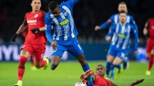 Auch Salomon Kalou plagen vor dem Auswärtsspiel in Stuttgart Verletzungssorgen. Foto: AFP