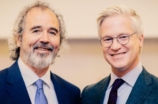 Börsenexperte Markus Koch (rechts) und der Südwestbank-Chef Wolfgang Kuhn kennen sich schon lange und feiern gern mal zusammen. Foto: Südwestbank