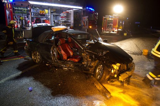 Bei einem Unfall mit drei Autos auf der Autobahn 81 bei Ludwigsburg sind am Sonntagabend zwei Menschen schwer und drei leicht verletzt worden.  Foto: www.7aktuell.de/Dan Becker