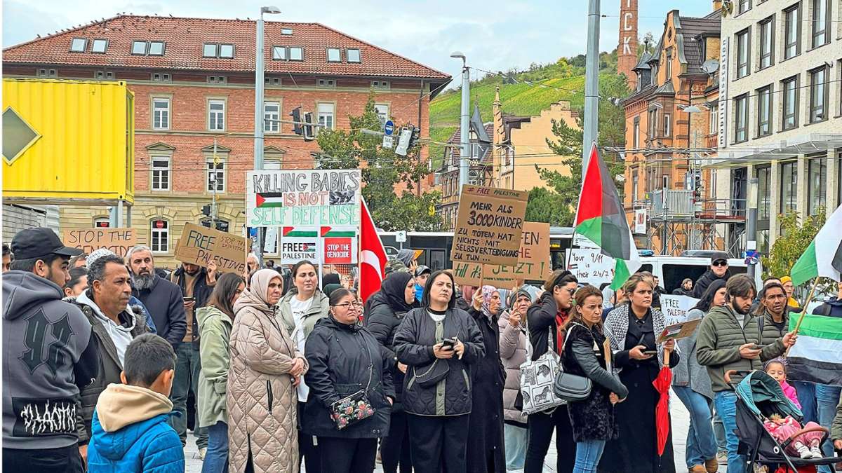 Protest in Esslingen: Pro-Palästina-Demo zieht 500 Teilnehmer an