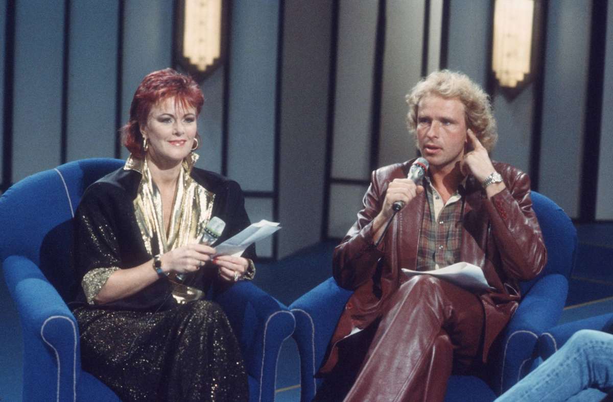 Anni-Frid Lyngstad mit dem Moderator Thomas Gottschalk 1984  in der ZDF-Show „Na sowas“