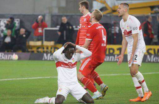 Enttäuschung nach dem verpassten Ausgleich: VfB-Spieler Tanguy Coulibaly (li.) Foto: Pressefoto Baumann/Hansjürgen Britsch