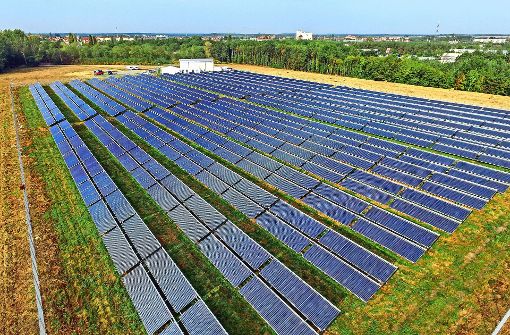 Der bisherige Rekordhalter: Die Solarthermieanlage in Senftenberg hat eine  Kollektorfläche von 8300 Quadratmetern. Foto: dpa