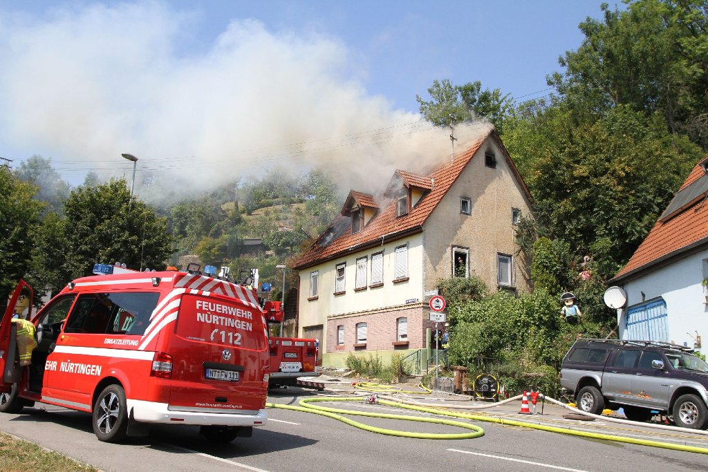 In Nürtingen ist ein Mensch bei einem Brand ums Leben gekommen.