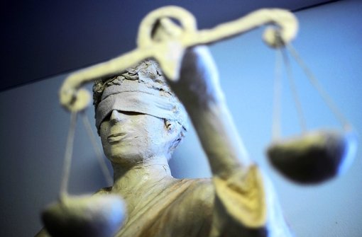 Landgericht Stuttgart verurteilt 40-Jährigen zu drei Jahren und drei Monaten Haft Foto: dpa