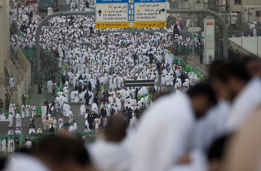 Muslime pilgern zum Berg Arafat