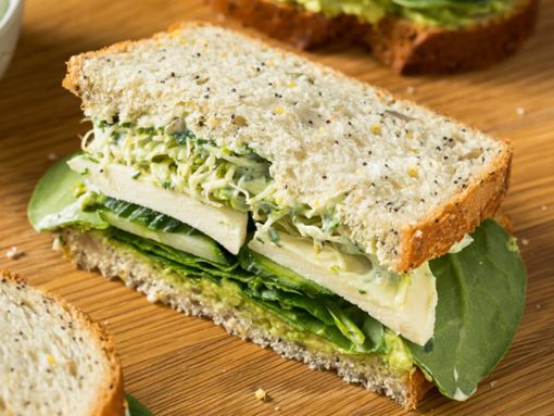 Das Green Goddess Sandwich ist ein echtes Trend-Food - und leicht, nachzumachen. Foto: Brent Hofacker/Shutterstock.com