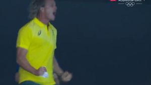 Trainer Dean Boxall lässt seinen Emotionen beim 400-Meter-Finale der Frauen freien Lauf. Foto: Eurosport/Screenshot red