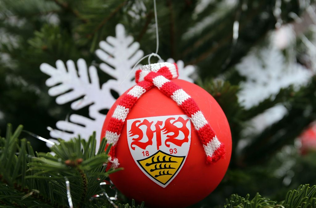 Spezielle Geschenke, auch für Fussball-Liebhaber, gibt es auf den alternativen Weihnachtsmärkten in Stuttgart und in der Region. Foto: Pressefoto Baumann