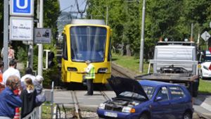 Die Stadtbahn-Strecke in Stuttgart-Weilimdorf musste gesperrt werden. Foto: Andreas Rosar Fotoagentur-Stuttg
