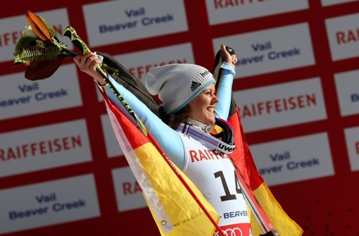 Auf dem Podest: Viktoria Rebensburg holt bei der Ski-WM in Vail Silber im Riesenslalom. Foto: dpa