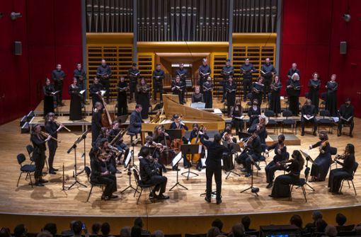 Das JSB-Ensemble mit Hans-Christoph Rademann beim Abschlusskonzert der Stuttgarter Bachwoche Foto: Bachakademie/Holger Schneider
