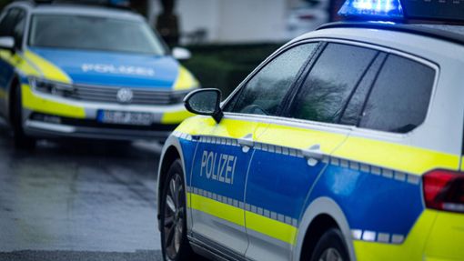Nach einem Messerangriff hat die Polizei einen 16-Jährigen in Karlsruhe festgenommen (Symbolfoto). Foto: IMAGO/Fotostand/IMAGO/Fotostand / Gelhot
