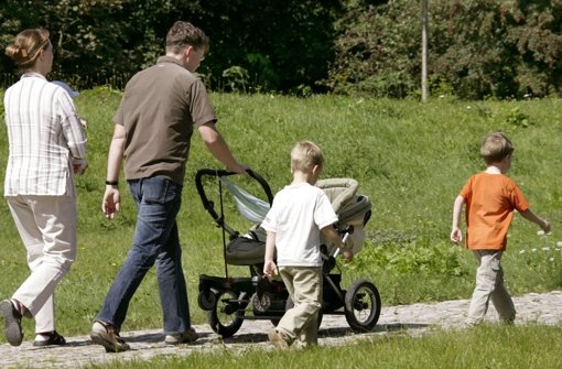Die Wanderung zum Birkensee ist auch  mit einem geländegängigen Kinderwagen möglich. Foto: dpa