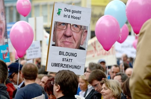 Kretschmanns Regierung im Visier: Bildungsplan-Gegner in Stuttgart Foto: dpa