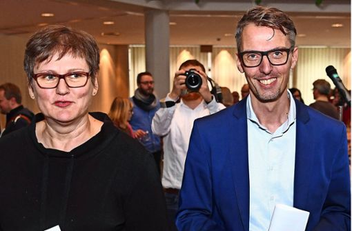 Leni Breymaier und Lars Castellucci werben auf mehreren Konferenzen um das Vertrauen der baden-württembergischen Genossen – mit widersprüchlichen Botschaften. Foto: dpa