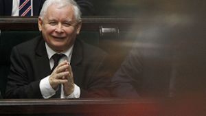 Polens heimlicher Herrscher Jaroslaw Kaczynski freut sich über seinen Coup. Foto: AP