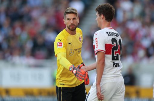 Auch Slapstick-Einlagen von Torhüter Ron-Robert Zieler (links) können den Sieg des VfB Stuttgart nicht mehr verhindern. Foto: Bongarts