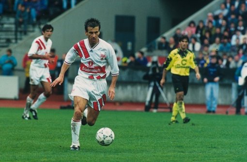 Von 1993 bis 95 spielte er beim VfB Stuttgart, jetzt trainiert er zum zweiten Mal Brasiliens Nationalmannschaft: Carlos Dunga. Foto: Pressefoto Baumann