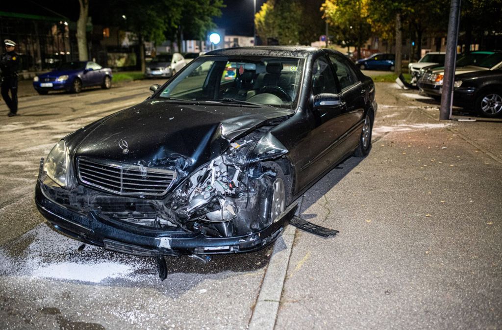 In Schorndorf hat ein 16-Jähriger einen Unfall verursacht – betrunken, am Steuer eines Mercedes.