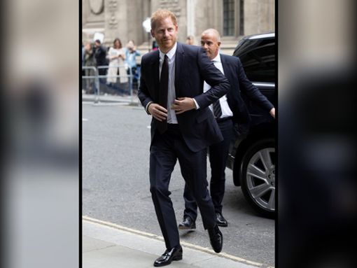 Prinz Harry hat am Vormittag den Obersten Gerichtshof in London betreten. Ob er während seines Aufenthalts in Großbritannien auch Mitglieder der Royal Family trifft, ist nicht bekannt. Foto: imago/i Images