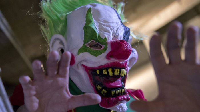Horror-Clown raubt fast 15 000 Euro