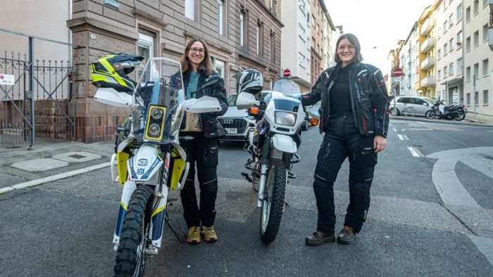Zwei Frauen und ihr Motorrad-Abenteuer