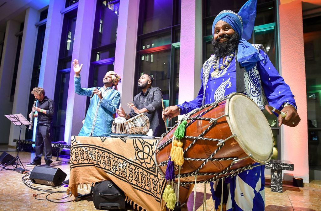 Indische Musik  und indisches Essen: im Stuttgarter Rathaus wurde in der Stuttgart-Nacht die 50-jährige Städtepartnerschaft mit Mumbai zelebriert.