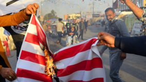 Iraker verbrennen Foto: AFP/Haidar Hamdani