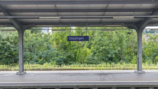 Nach dem Angriff am Göppinger Bahnhof ermittelt die Bundespolizei. (Archivbild) Foto: IMAGO/Arnulf Hettrich/IMAGO/Arnulf Hettrich