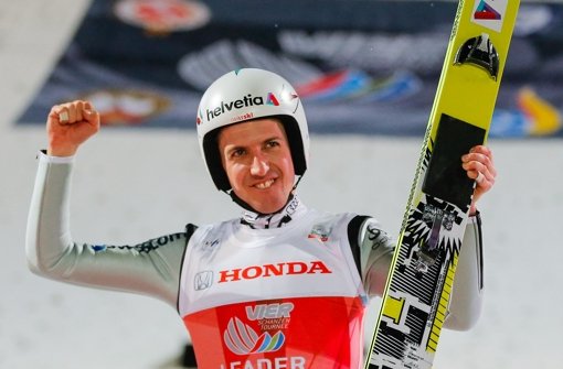 Pure Freude: Der Schweizer Skispringer Simon Ammann nach seinem Sieg in Oberstdorf Foto: Getty Images Europe