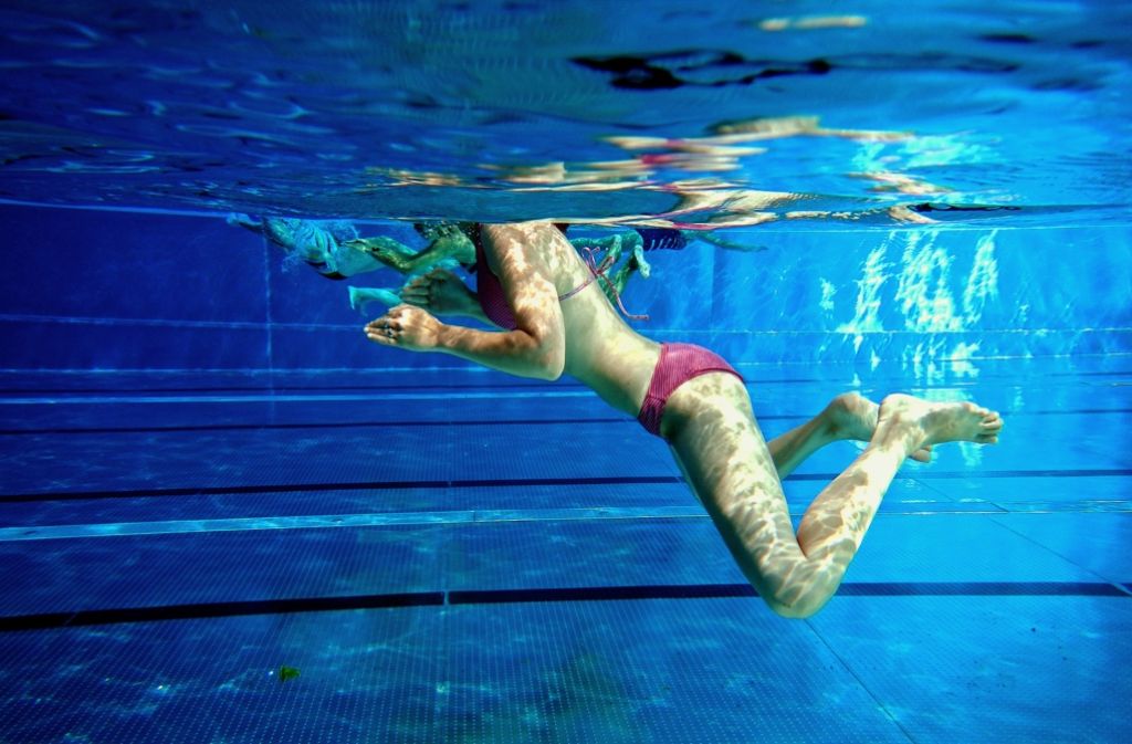 Das Schwimmbad: Ort der Entspannung, der Freizügigkeit, der sexuellen Gewalt. Foto: dpa
