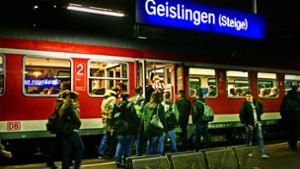 In Geislingen würden die Fahrgäste möglichst rasch in den Metropolexpress steigen  – sie müssen sich noch Jahre gedulden. Foto: Horst Rudel