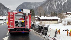 Dutzende Verletzte bei Unfall mit Reisebus in Oberbayern