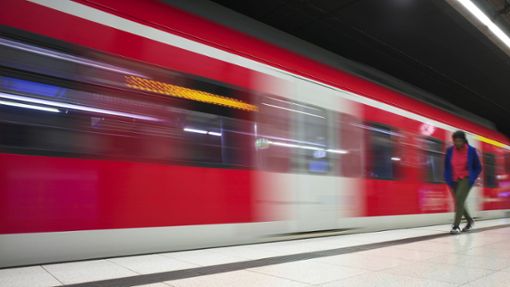 Die GDL hat den Zugverkehr der Deutschen Bahn auf vielen Strecken lahmgelegt. Bei privaten Anbietern lief es hingegen (Symbolbild). Foto: IMAGO/imageBROKER/Michael Weber