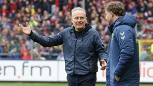 Christian Streich (li.) wird am Samstag von seinem Co-Trainer Lars Voßler vertreten Foto: Pressefoto Baumann/Hansjürgen Britsch